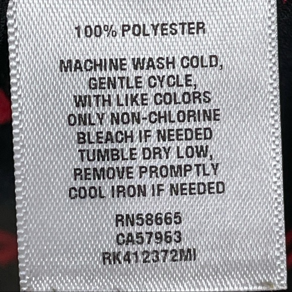 Abound Red Lips Button Down Top - Picture 9 of 9